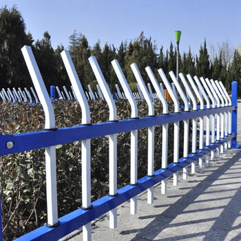 广州pvc草坪护栏锌钢围栏道路绿化带围栏花坛护栏